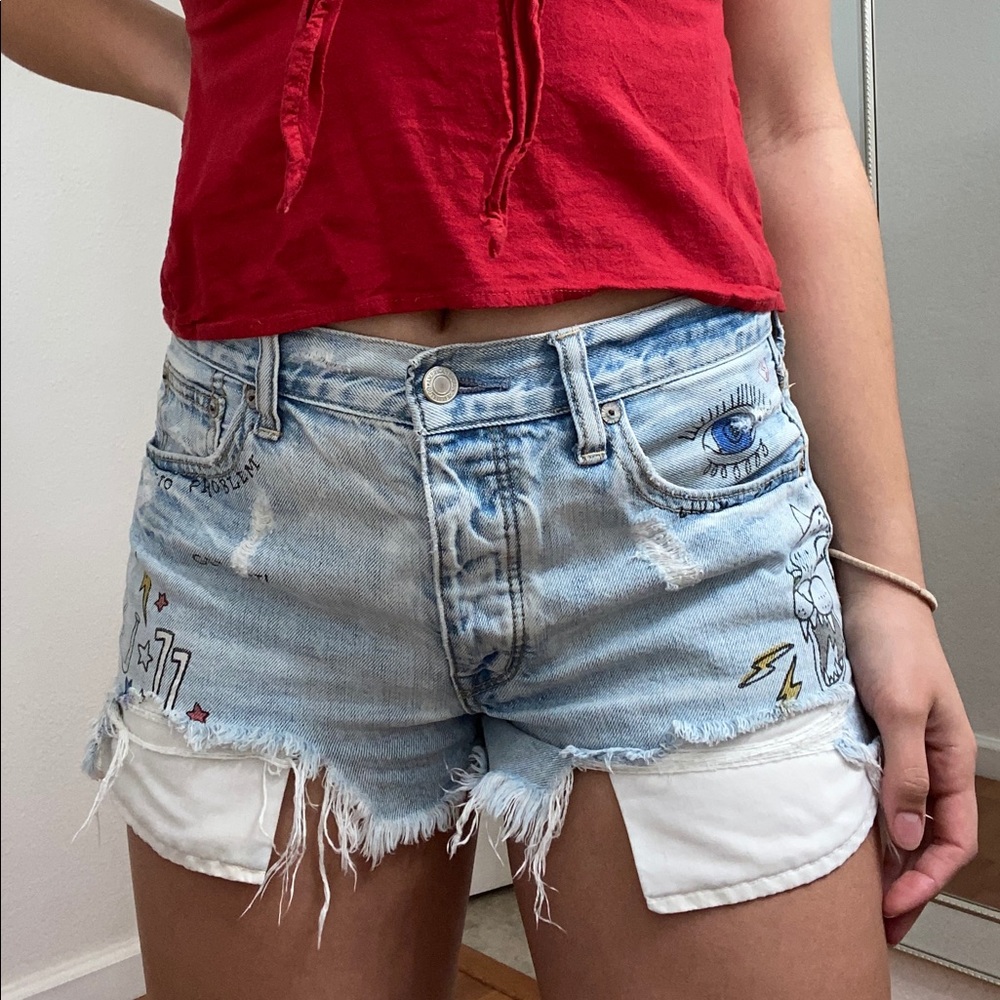 American Eagle festival shirt